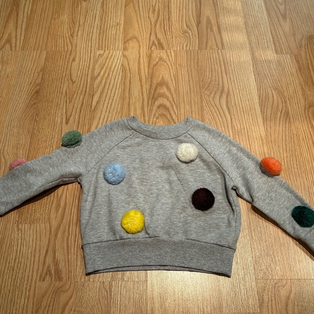 Gymboree Girls XS 4 Gray Pom Pom Sweatshirt Raglan Long Sleeve Crewneck Fleece